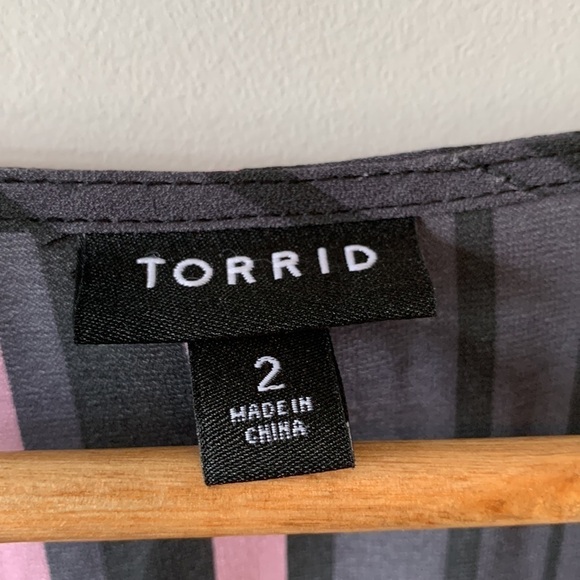 Torrid Crepe Surplice Pink & Grey Wrap Top Size 2X - Picture 12 of 14